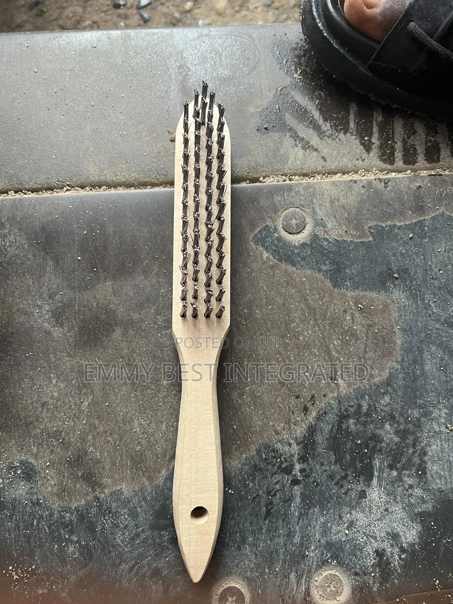 Lreon Brush