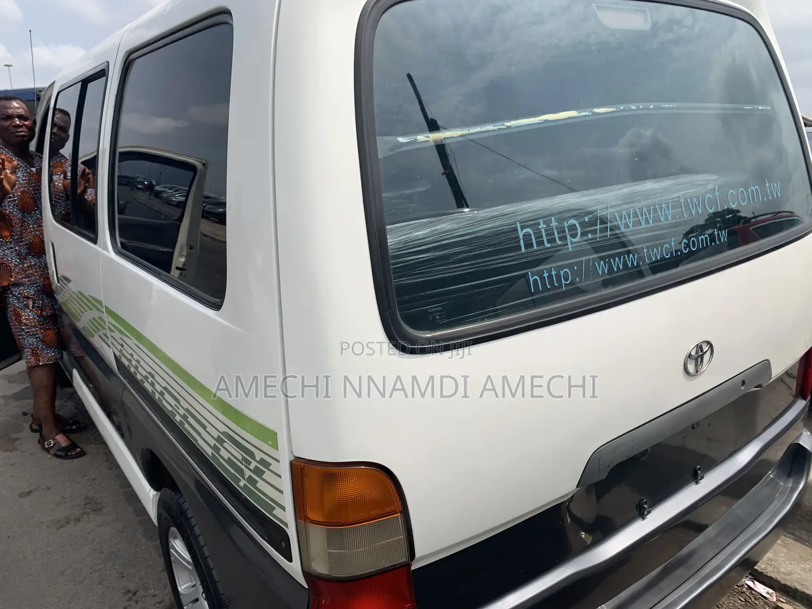Toyota HiAce 2005 White