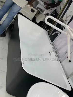 Acrylic Bathtub With Mixer Tap