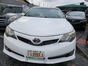 Toyota Camry SE Sport 4dr Sedan (2.5L 4cyl 6A) 2014 White