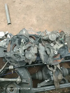 Front Hub Mercedes Benz W204 Non 4 Matic