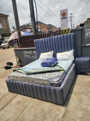 5ft Tall 6by6 Bed With a Side Drawer