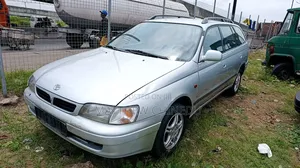 Toyota Carina 2000 Silver