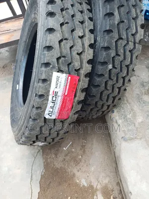 11/R22.5 Aulice Tire