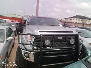 Toyota Tundra 2016 Silver