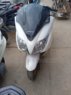 Photo - Honda Forza 2022 White