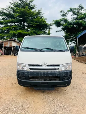 Toyota HiAce 2012 White