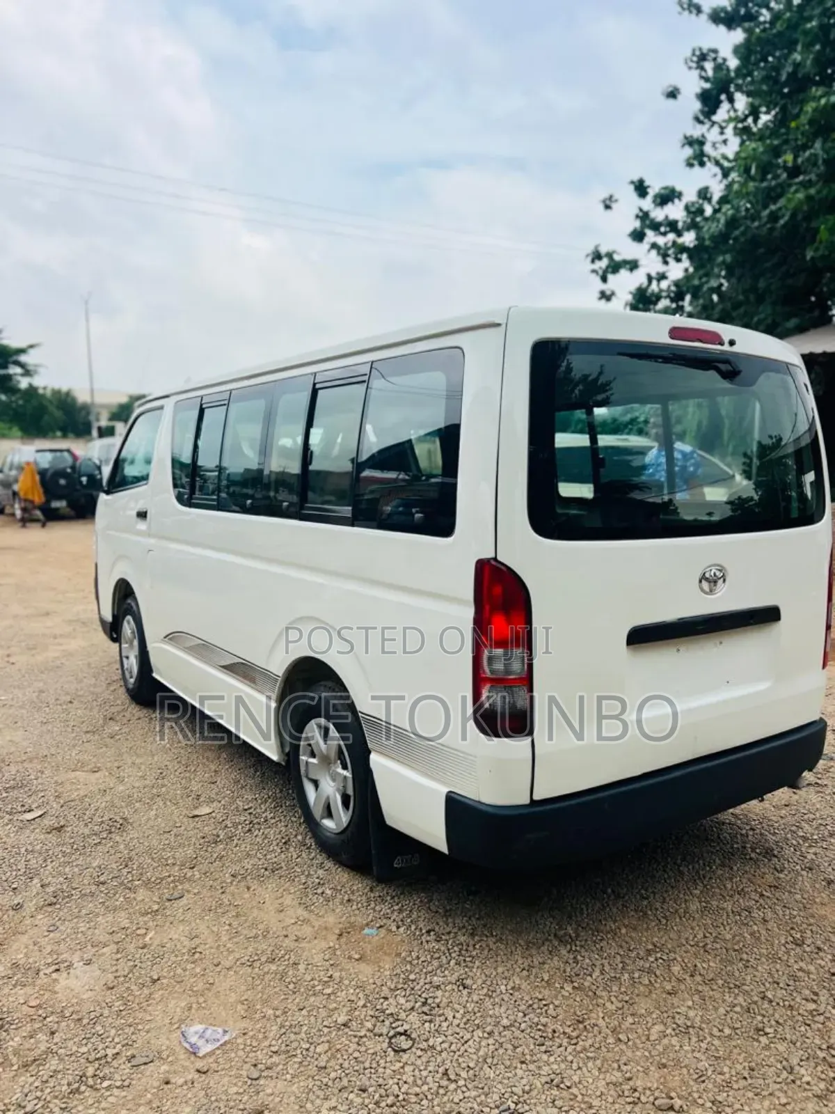 Toyota HiAce 2012 White