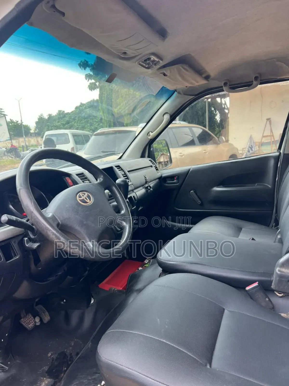 Toyota HiAce 2012 White