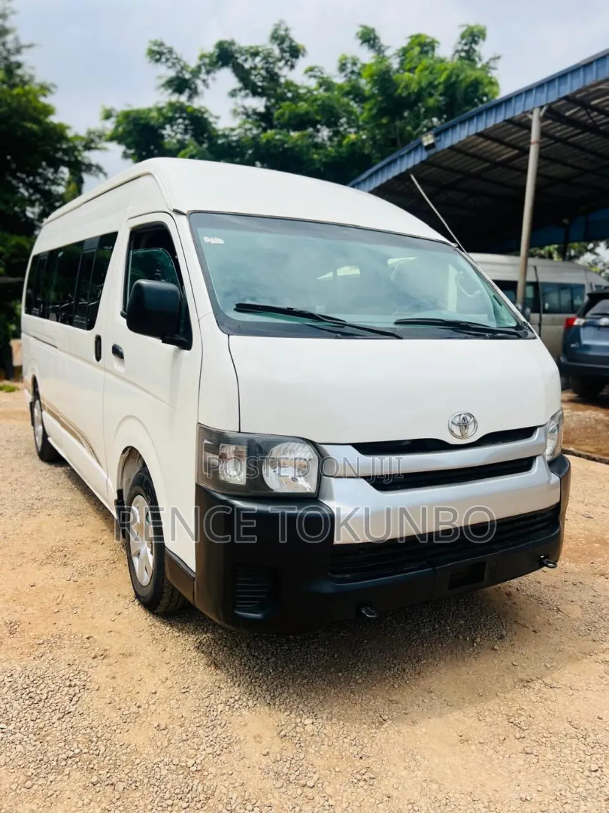 Toyota HiAce 2013 White