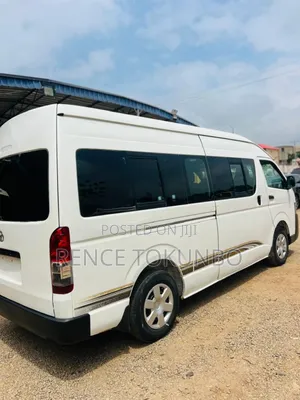Toyota HiAce 2013 White