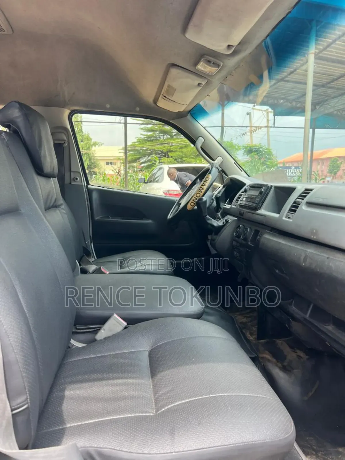 Toyota HiAce 2013 White