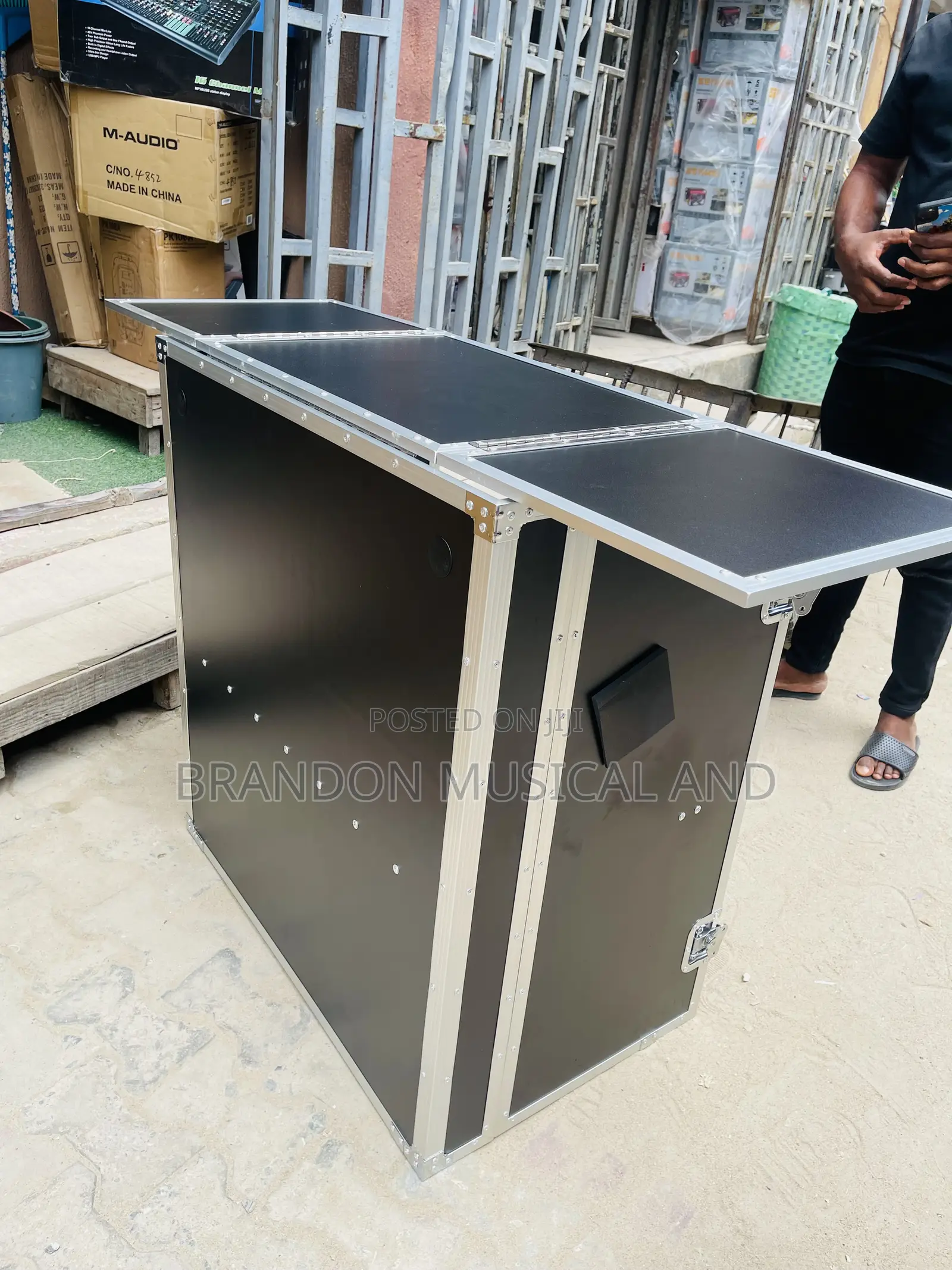 Dj Both Dj Stand