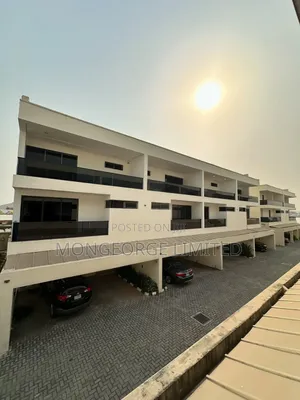 4bdrm Townhouse / Terrace in Lekki Phase 1 for rent