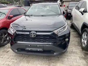 Toyota RAV4 Limited 2021 Black