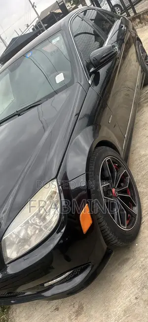 Mercedes-Benz C300 Luxury Sedan RWD (3.0L 6cyl 7A) 2010 Black