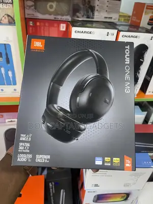JBL Tour One M3 (Black)