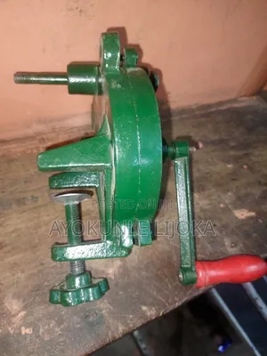 Hand Manual Grander