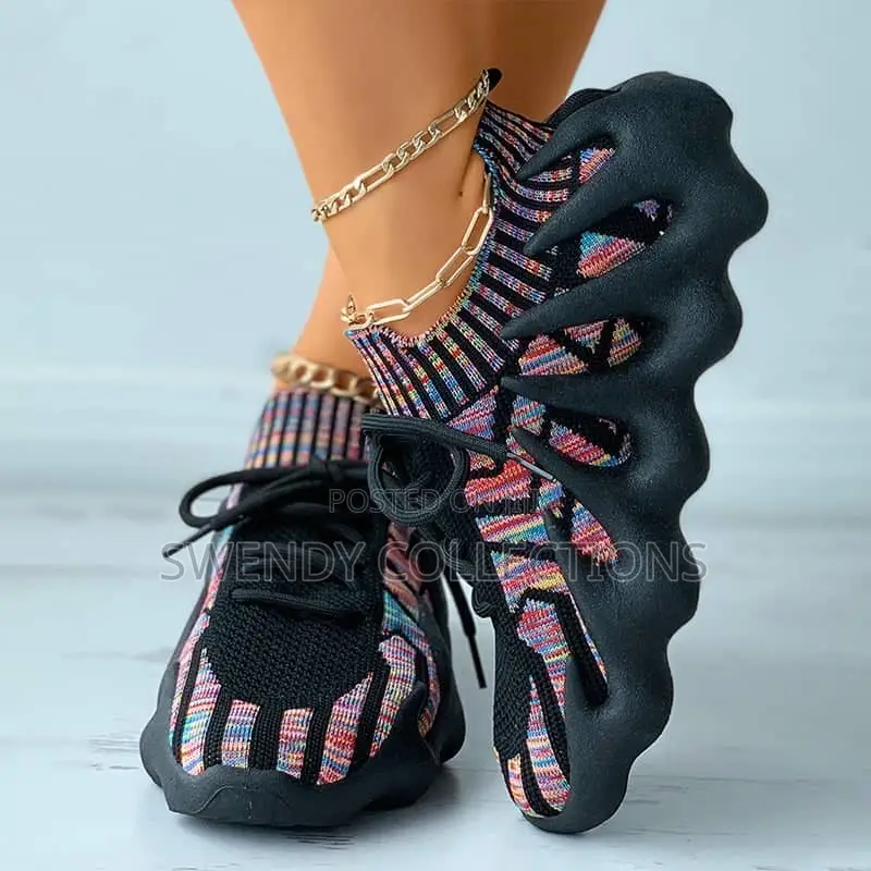 Spider Wears Shoe