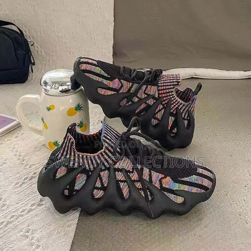 Spider Wears Shoe