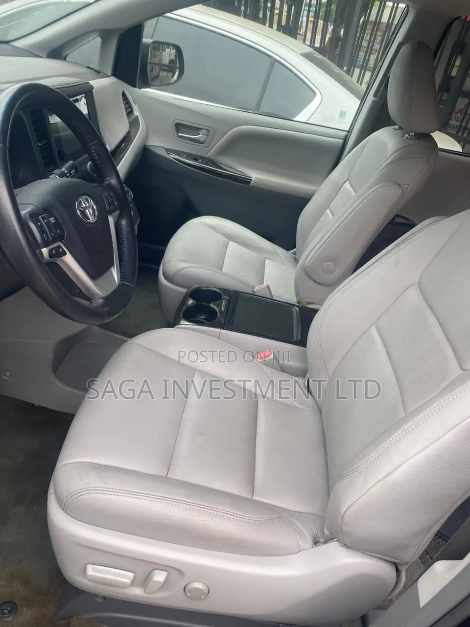 Toyota Sienna 2016 Black