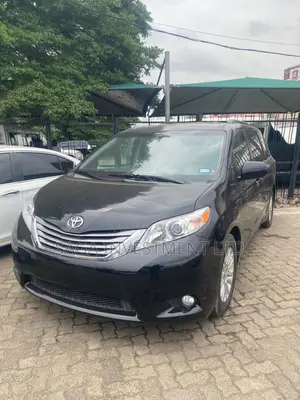 Toyota Sienna 2016 Black