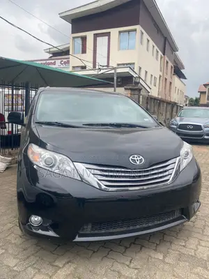 Toyota Sienna 2016 Black