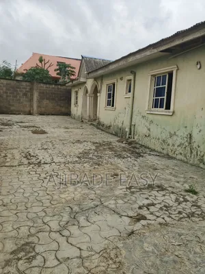 5bdrm Bungalow in Ipaja for sale