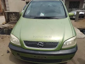 Opel Zafira 2005 Green