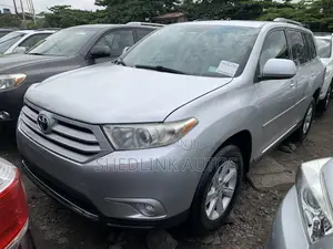 Photo - Toyota Highlander 2012 Silver