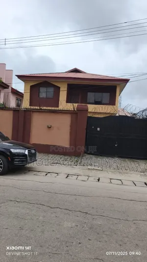 3bdrm Block of Flats in Parkview Estate for sale
