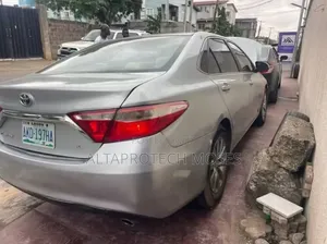 Photo - Toyota Camry XLE 4dr Sedan (2.5L 4cyl 6A) 2016 Silver