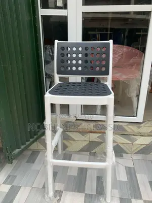 Bar Stool (High Chair)