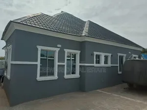 2bdrm Bungalow in Ajitose Estate, Ibadan for sale