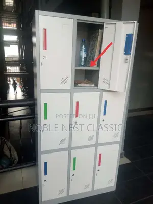 9 Door Locker