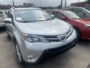 Toyota RAV4 Limited 4dr SUV AWD (2.5L 4cyl 6A) 2015 Silver