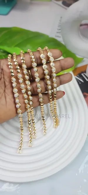 Ball Cz Hand Chain Bracelet