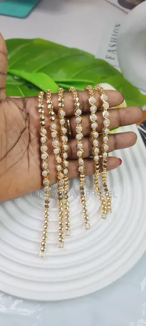 Ball Cz Hand Chain Bracelet
