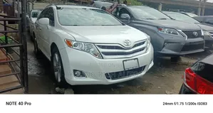 Toyota Venza 2010 White