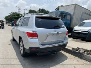 Toyota Highlander Limited 3.5l 4WD 2013 Silver