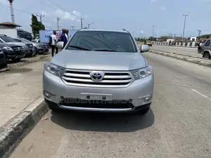 Toyota Highlander Limited 3.5l 4WD 2013 Silver