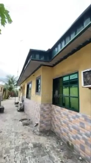 4bdrm Bungalow in New Road Ada George for sale