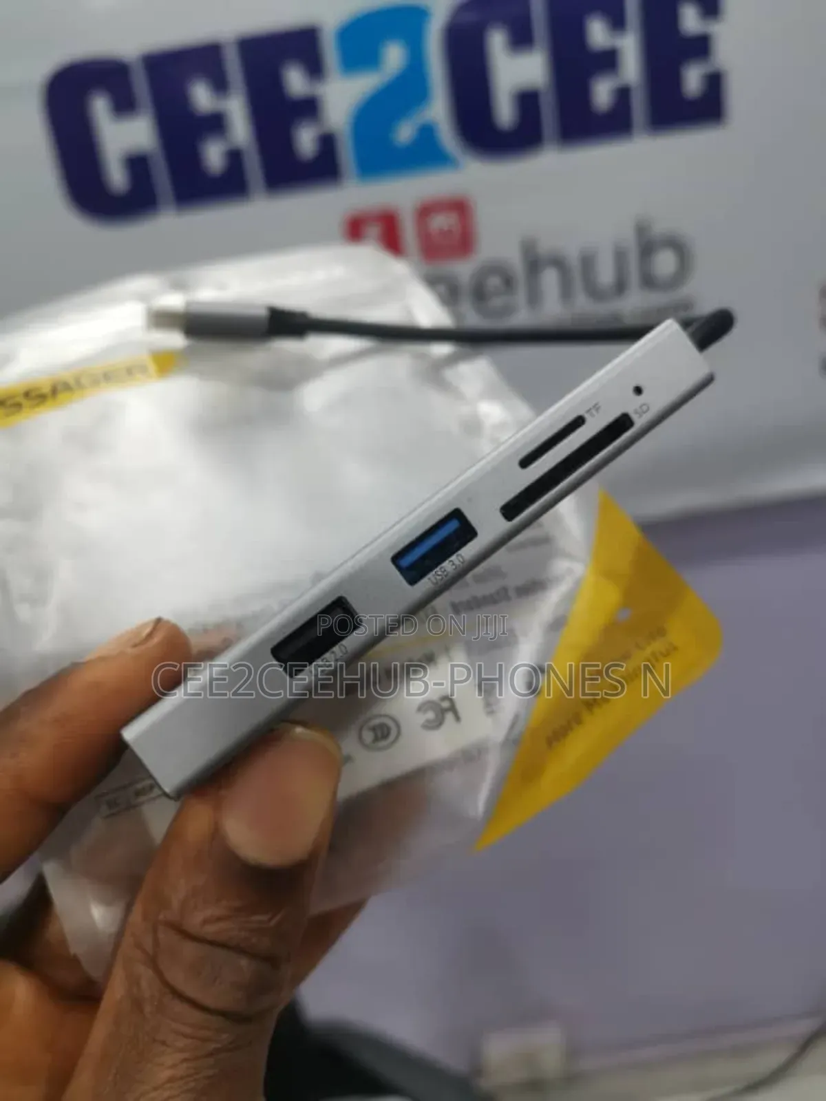 Essager 5-in-1 Hub Station