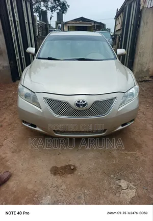 Toyota Camry 2008 Gold