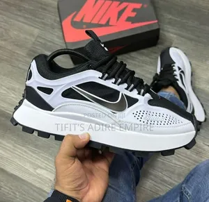 Photo - Nike Unisex Sneaker