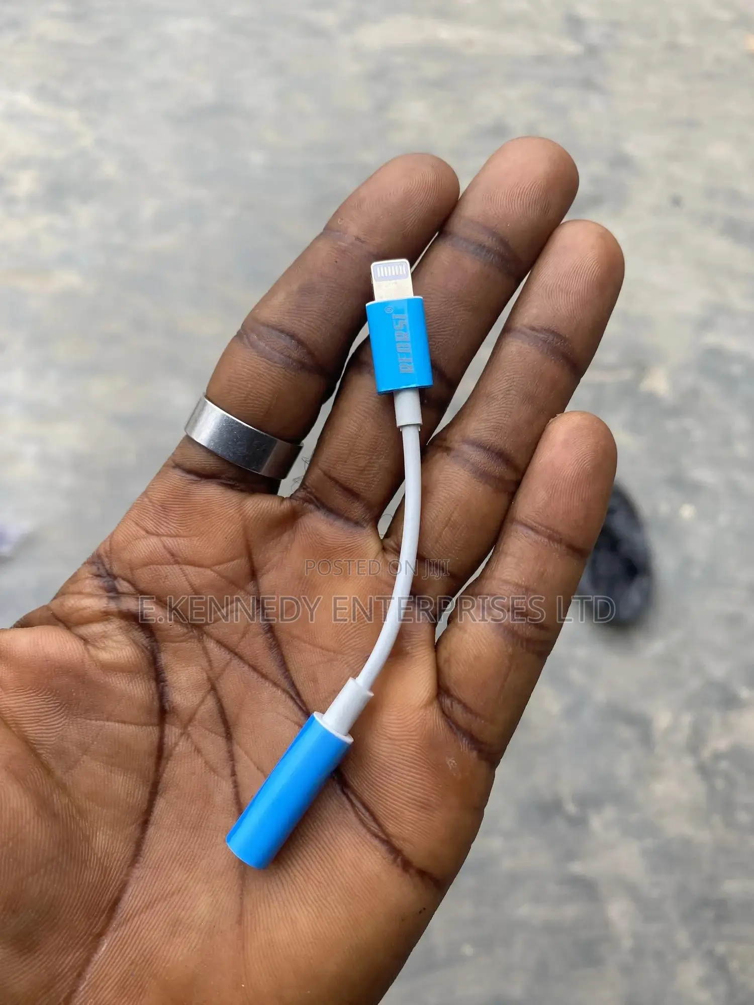 Orginal Recrsi 3.5mm iPhone Adapter