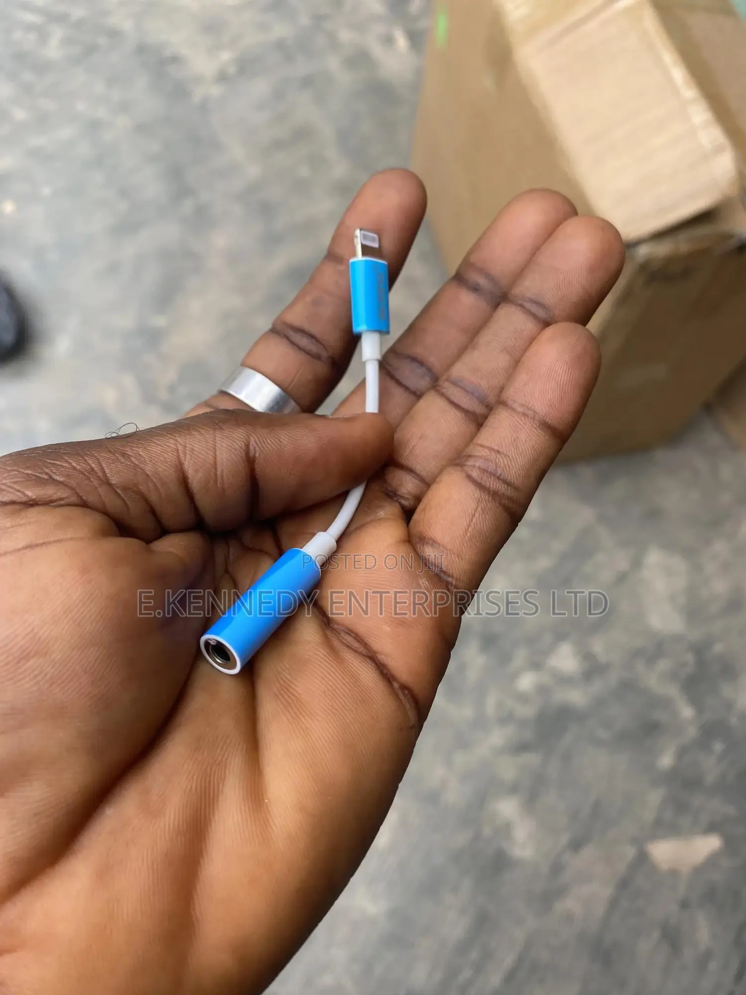 Orginal Recrsi 3.5mm iPhone Adapter