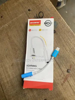 Orginal Recrsi 3.5mm iPhone Adapter
