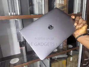2020 Macbook Air Screen