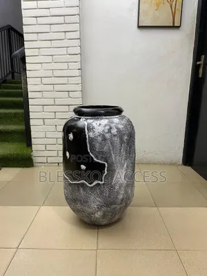 Akhe Vase (Pots)